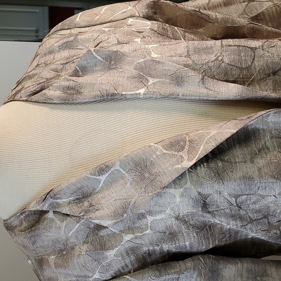 Chico's open jacket. Shiny silk fabric. Cuff sleeves. Size O (8) Great u… - Picture 2 of 10